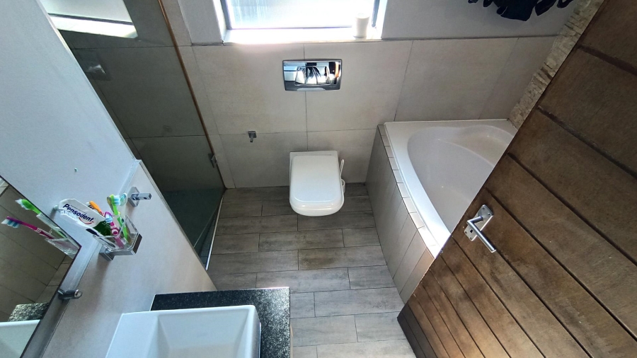 4 Bedroom Property for Sale in Parklands North Western Cape